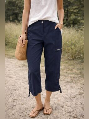 Chico’s Zenergy Navy Travel Utility Capri Pants Size 1 (M) Zip Pocket Stretch